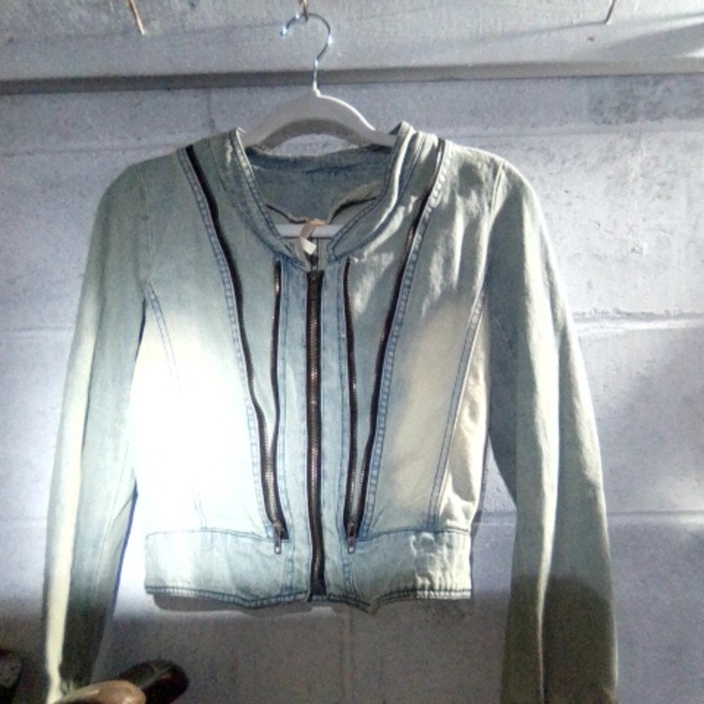 36point5 zip front denim jacket in size medium